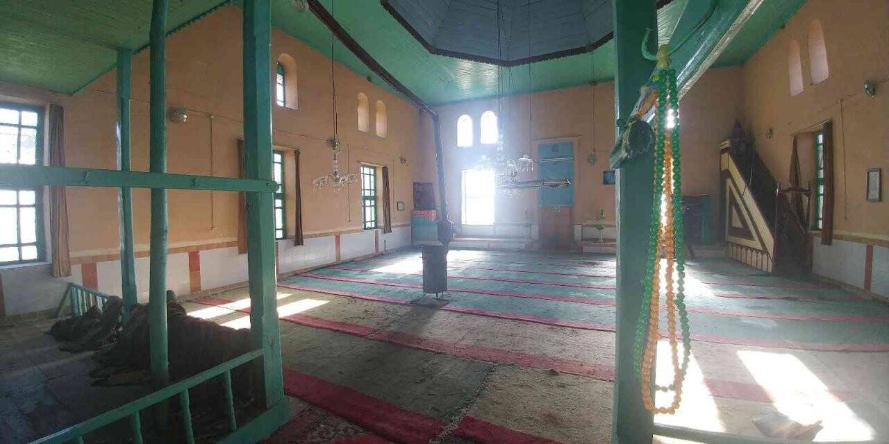 Garip kalan caminin hüzün veren hikayesi