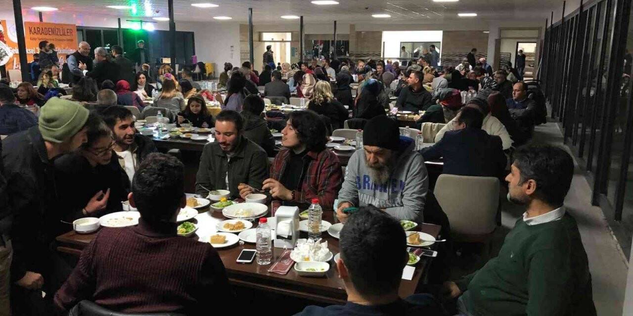 Malatya’daki Karadenizliler hamsi etkinliğinde bir araya geldi