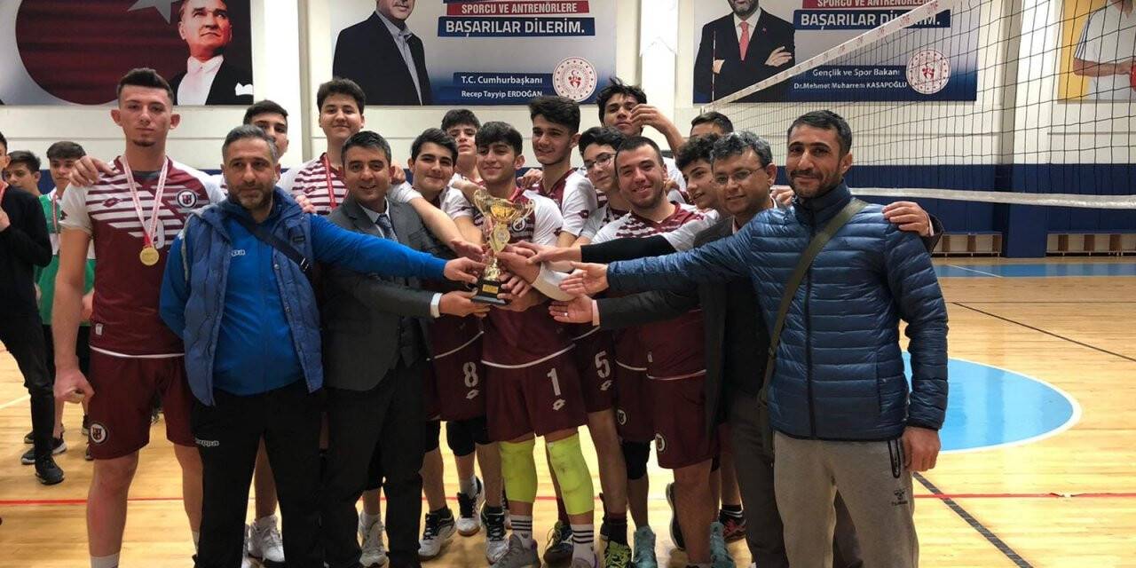 Genç Erkekler Voleybol Konya İl Birinciliği maçları sona erdi
