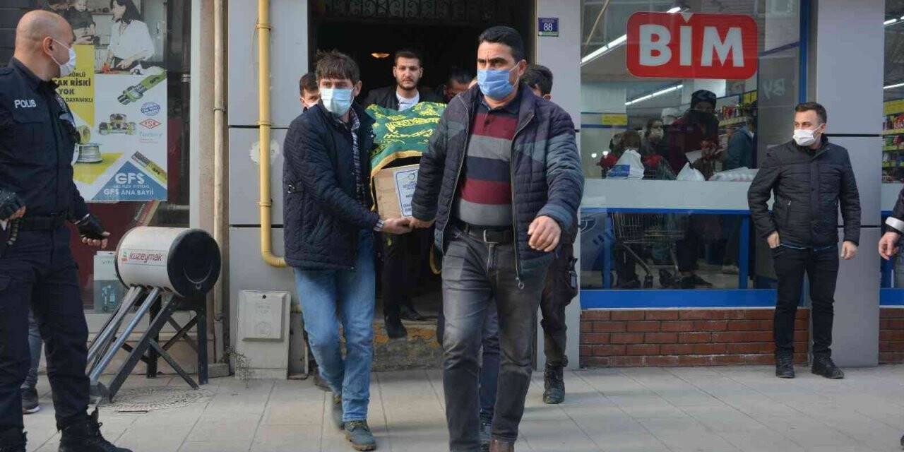 3 çocuk annesi kadın av tüfeğiyle canına kıydı
