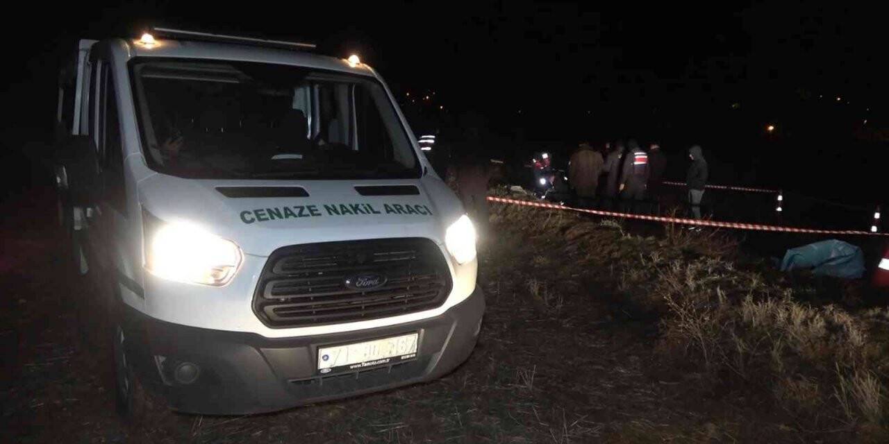 Tarlada şüpheli ölüm: Silahla başından vurulmuş halde bulundu