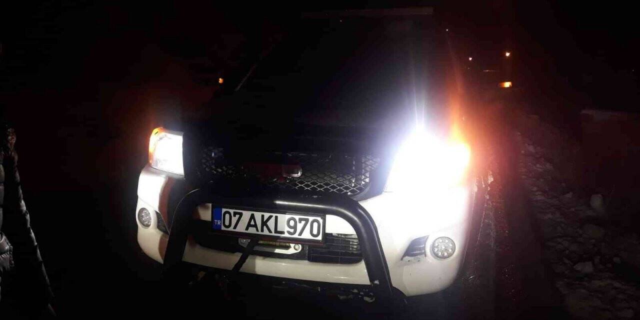 Gürpınar’da mahsur kalan avcılar kurtarıldı