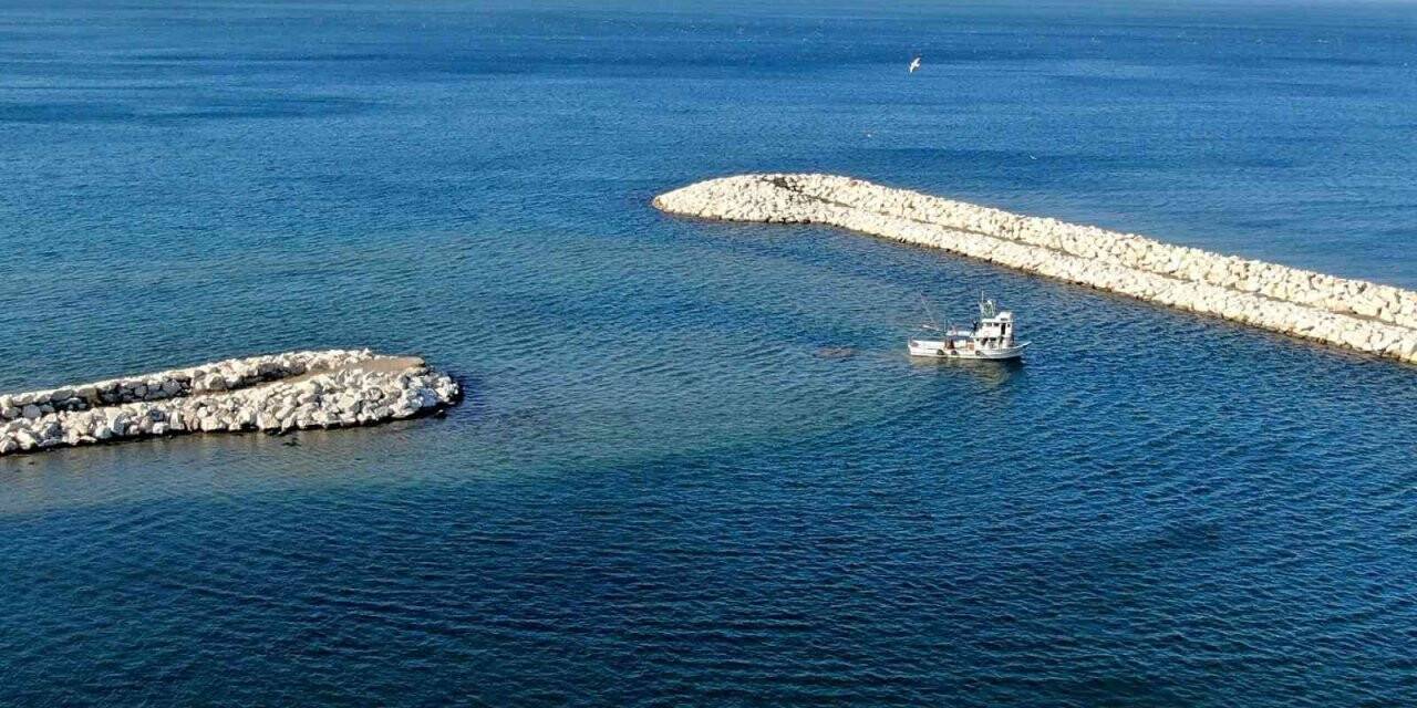 Bursa’da balıkçı barınağının girişi kumla doldu, balıkçılar mağdur oldu