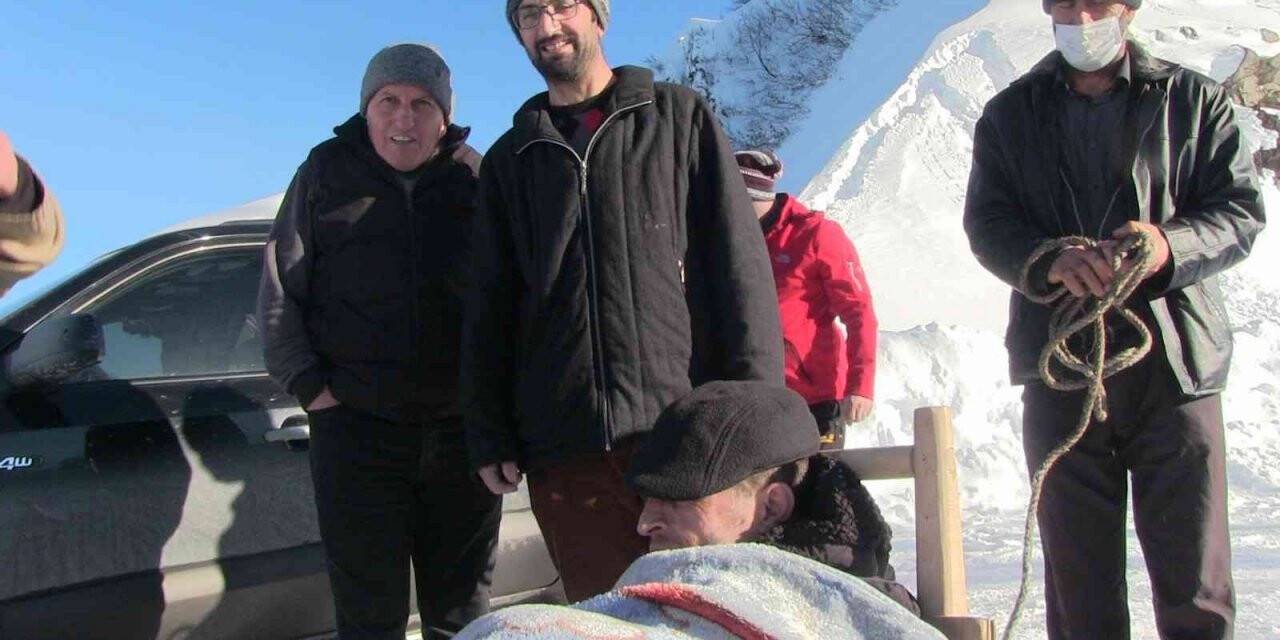 Artvin’de Gürcistan sınırındaki Camili bölgesinde 4 gün sonra, 6 köyle ulaşım yeniden sağlandı