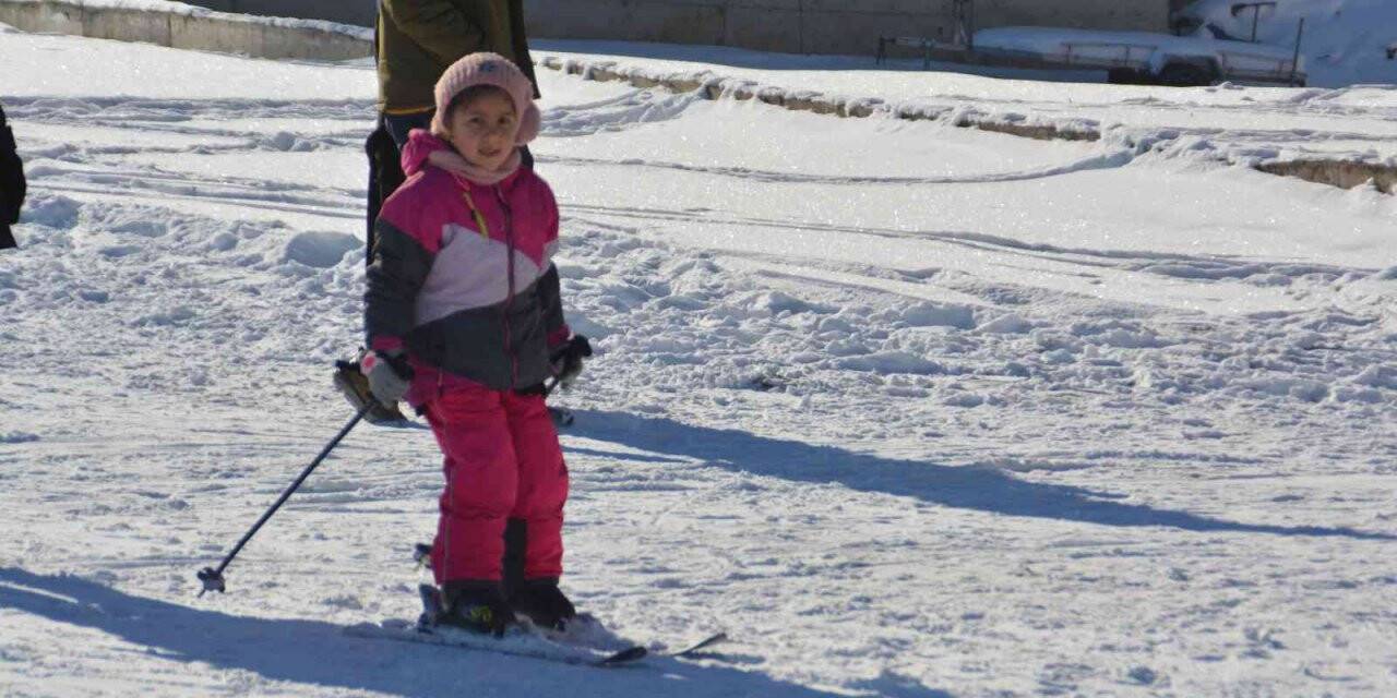 Sarıkamış Kayak Merkezi İranlı turistlerin uğrak yeri oldu