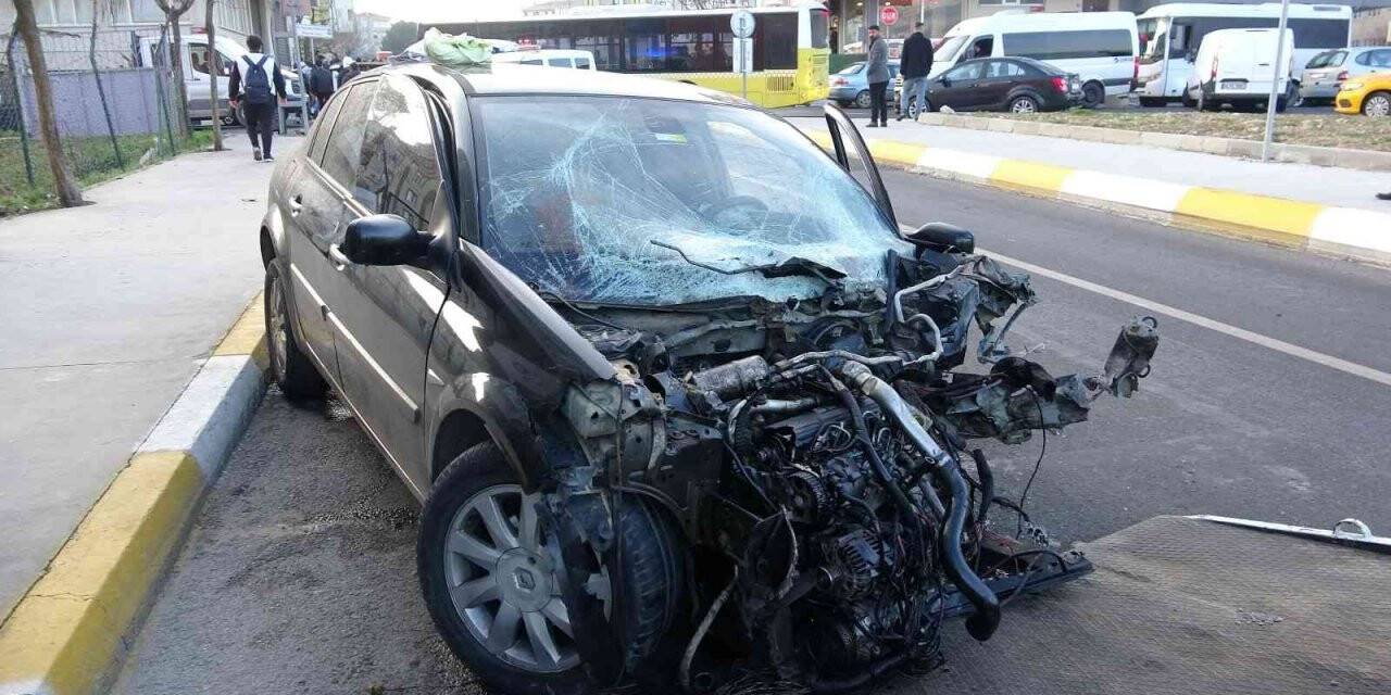 Sultanbeyli’de feci kaza, 3 ağır yaralı