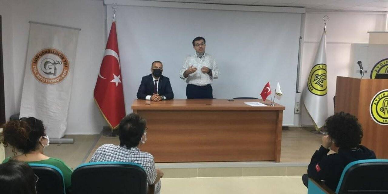 Aydın Lisesi’nde ’Akademisyenlerin derslere girmesi projesi’ kesintisiz devam ediyor