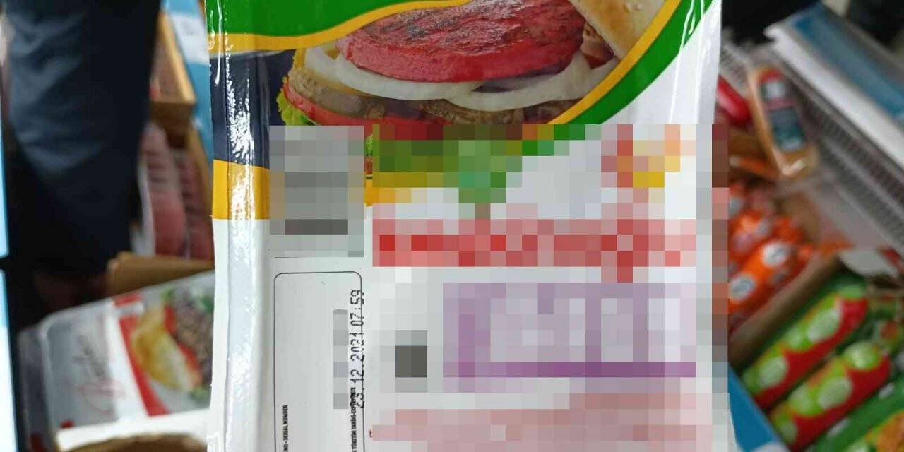Zincir markette tarihi geçmiş ürün zabıtanın gözünden kaçmadı