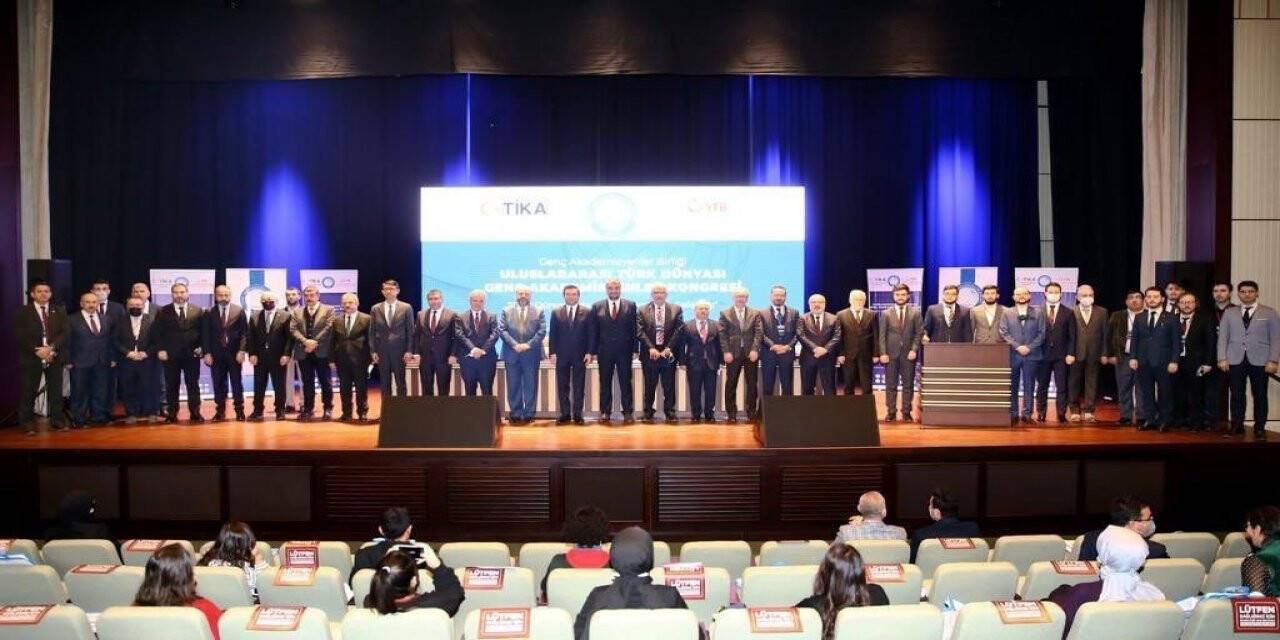 Rektör Aktekin ‘Uluslararası Türk Dünyası Genç Akademisyenler Kongresi’nde
