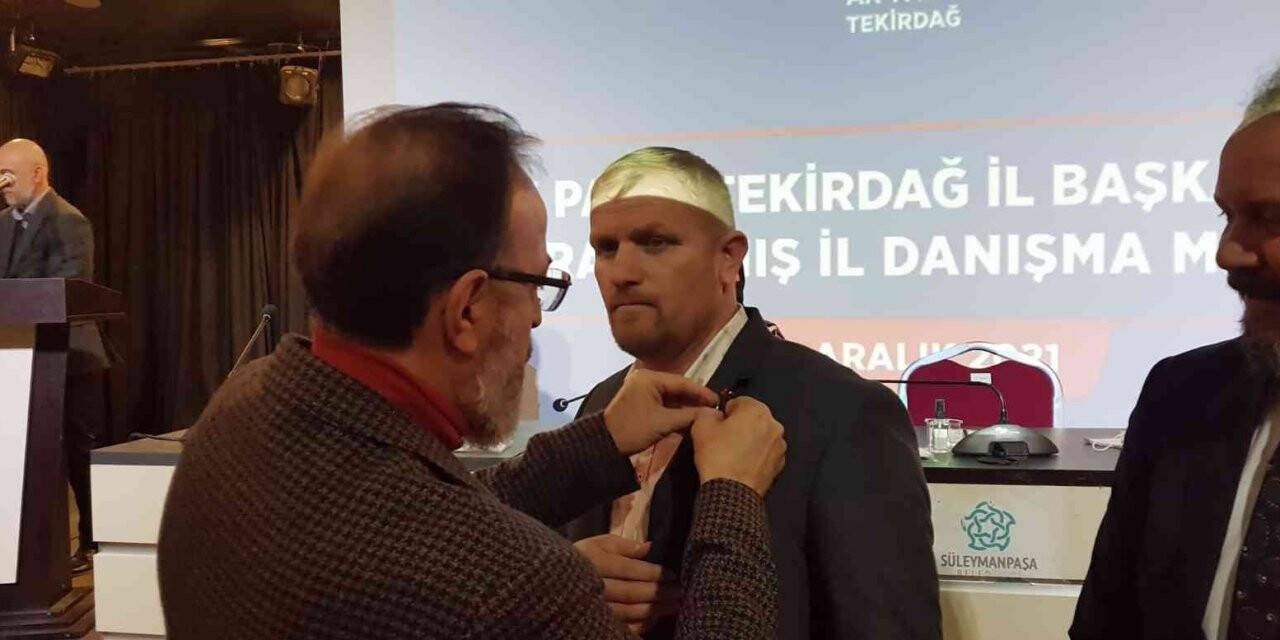 CHP’den istifa eden meclis üyesi AK Parti’ye geçti