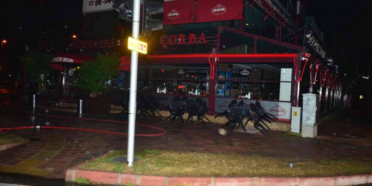 3 katlı lüks restoranda yangın korkuttu