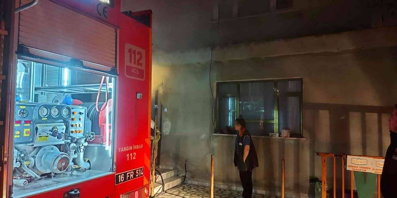 Bir kıvılcım evi yaktı