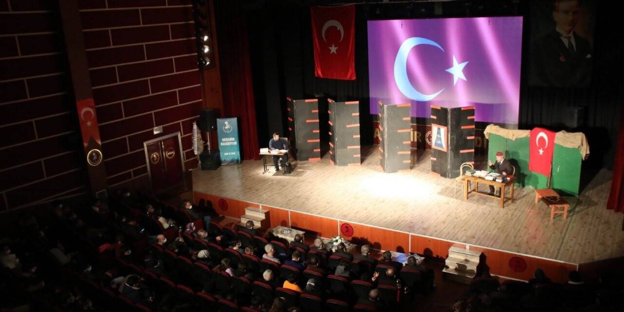 Akşehir’de Milli Şair Mehmet Akif Ersoy tiyatro oyunu