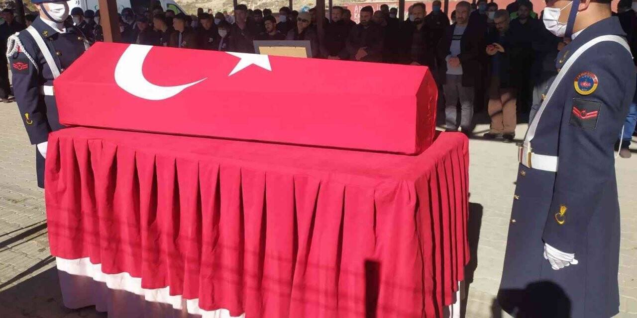Kansere yenik düşen terör gazisi son yolculuğuna uğurlandı