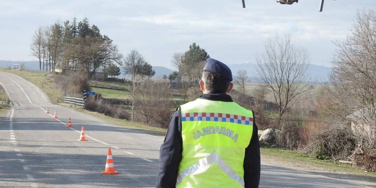 Jandarmadan drone destekli trafik denetimi