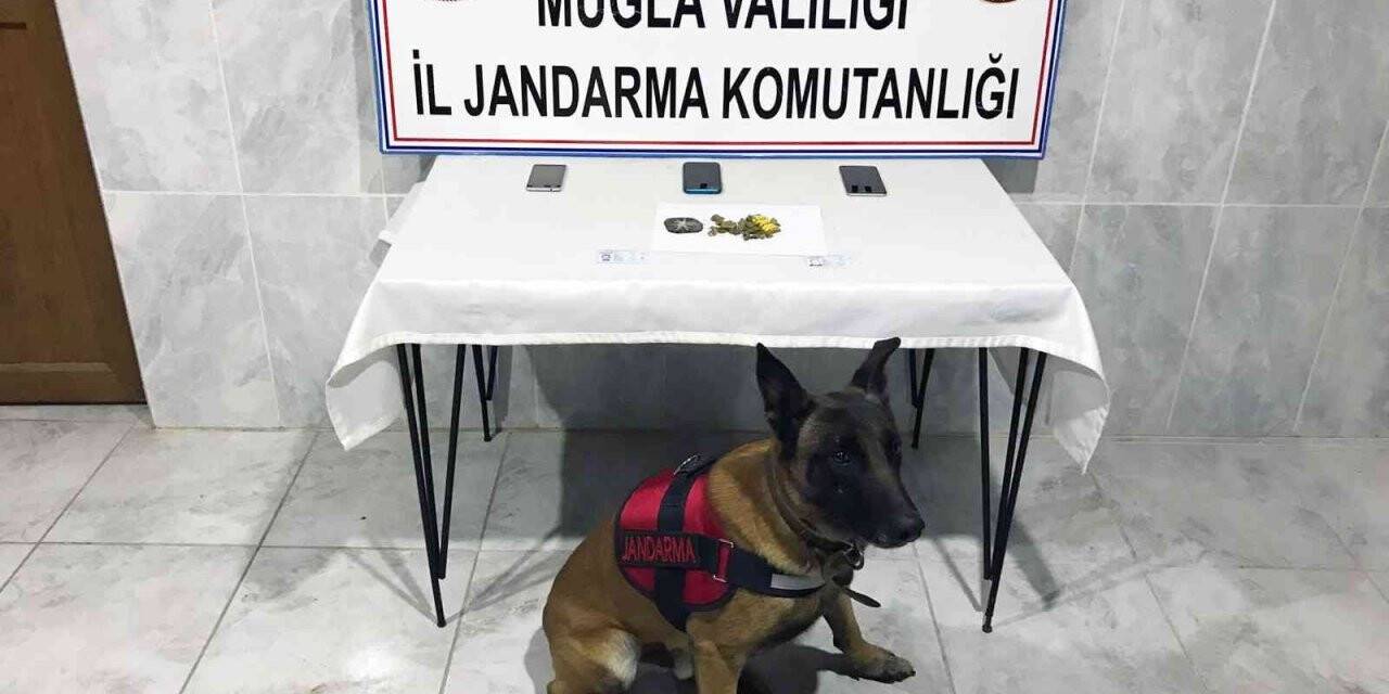 Yol kontrolünde uyuşturucu madde ele geçirildi