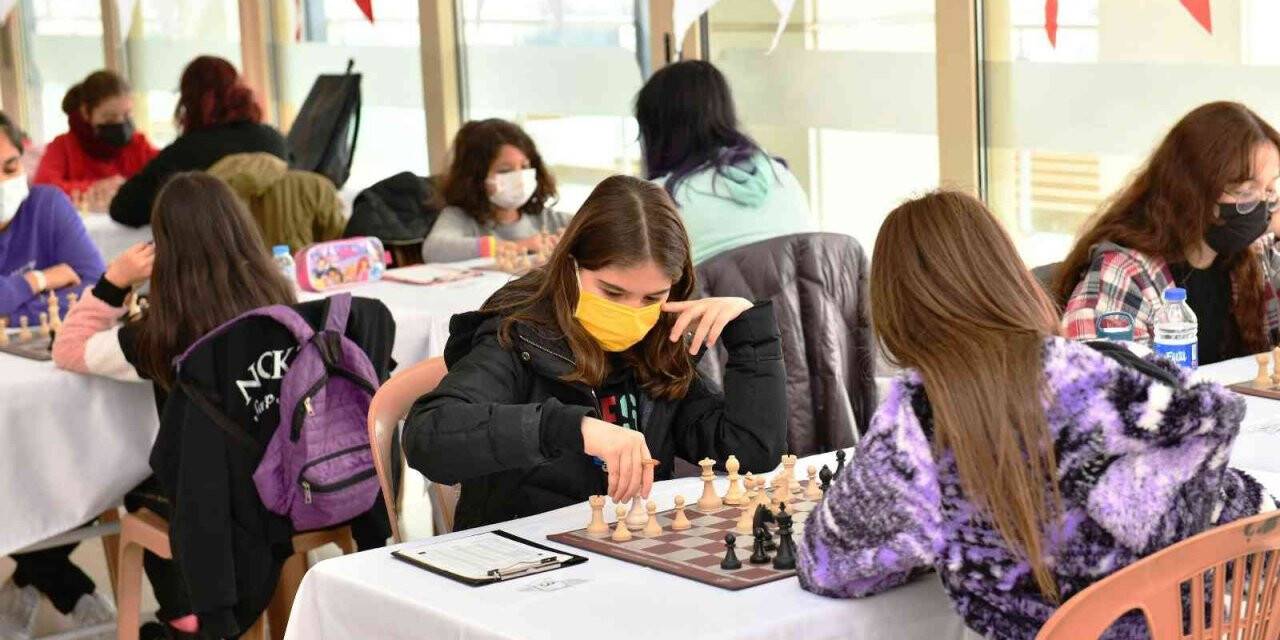 Çiğli’de satranç turnuvası sona erdi