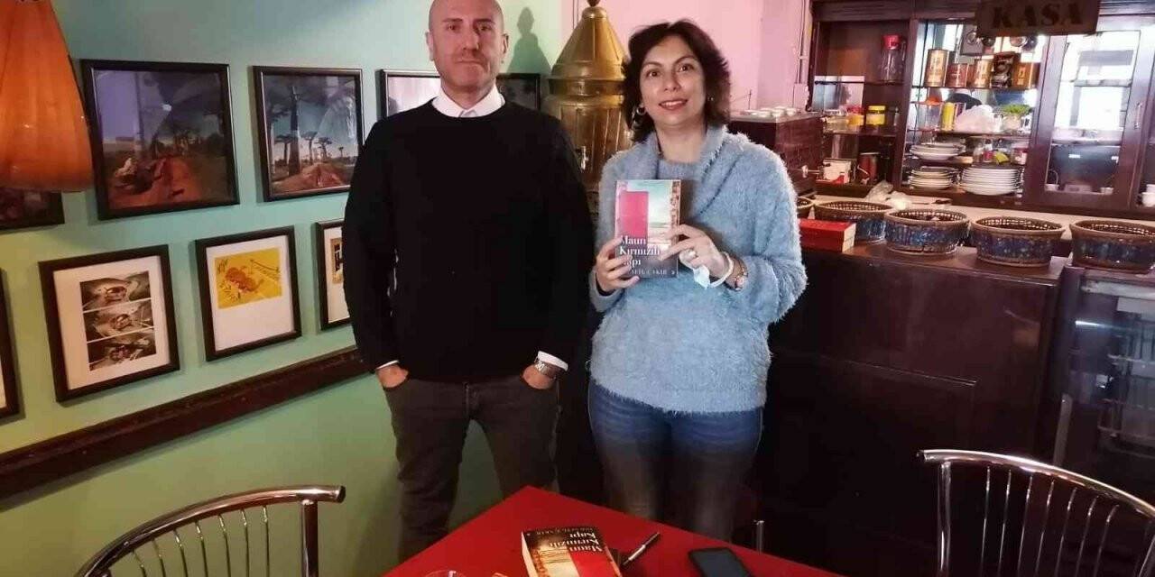 Çakır imza gününde okurlarıyla buluştu