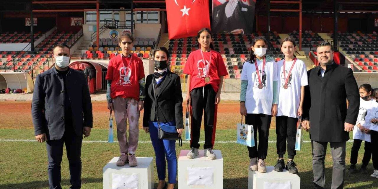 Turgutlu’da gençler Atatürk için koştu