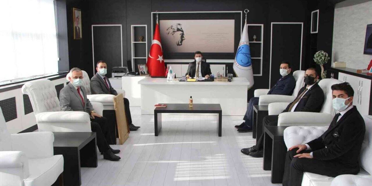 Sendika Başkanı Öztürk, Rektör Karacoşkun’la bir araya geldi