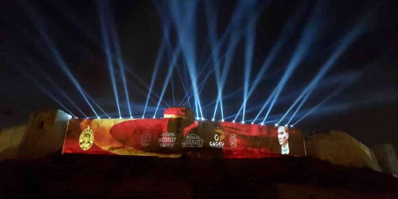 Gaziantep kalesinde 100. yıla özel ses ve ışık gösterisi