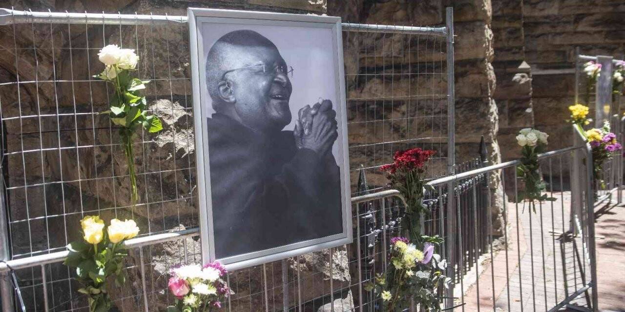 Güney Afrika’da ayrımcılık karşıtı Başpiskopos Tutu için 1 haftalık yas ilan edildi