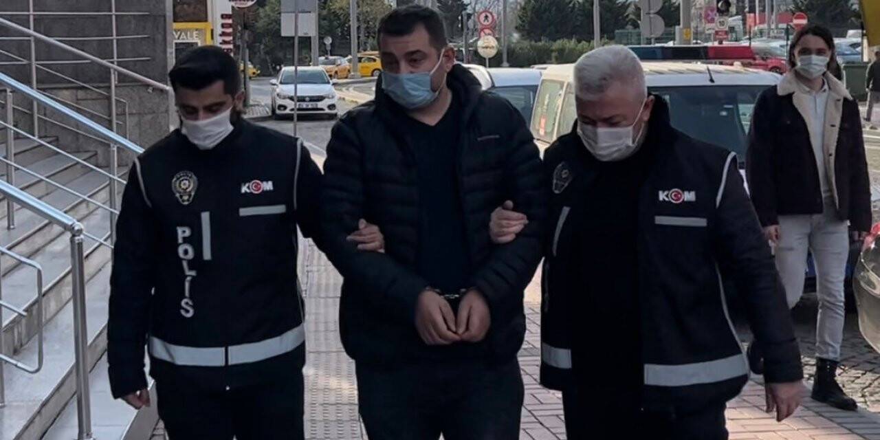 TEM’de bir otomobilde 20 ruhsatsız tabanca ele geçirildi