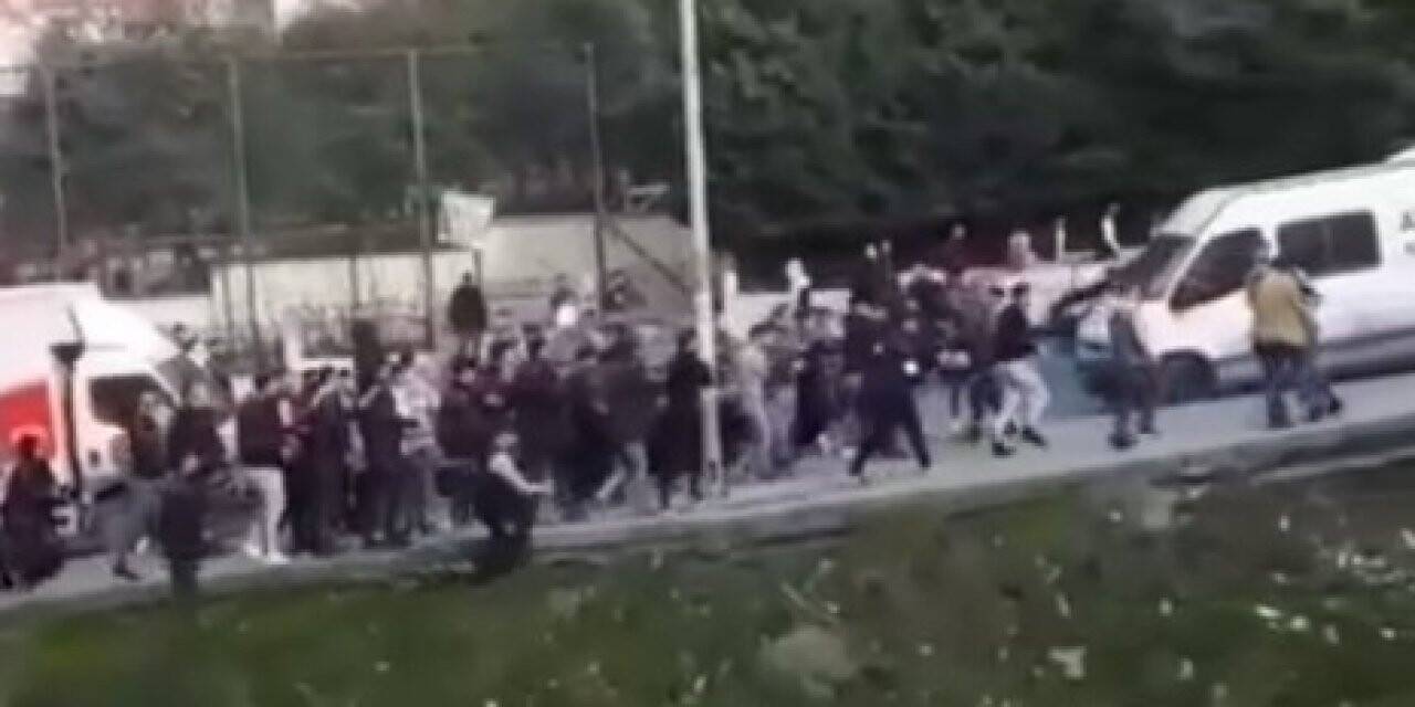 Esenyurt’ta iki aile arasında çıkan kavga meydan savaşını aratmadı