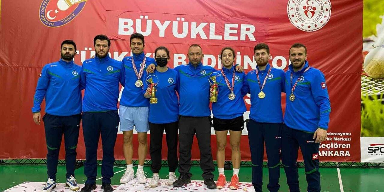 Badmintonda Bursa Büyükşehir Belediyespor fırtınası