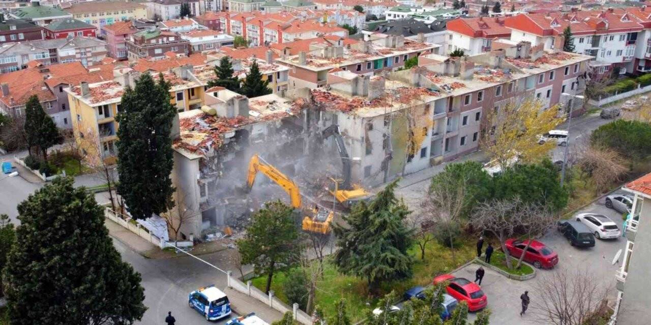 Büyükçekmece’de 61 ailenin daha deprem kabusu son buldu