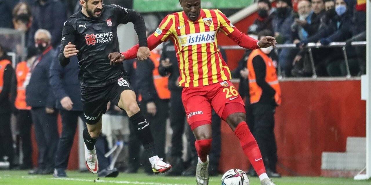 Mame Baba Thiam 9.golünü attı