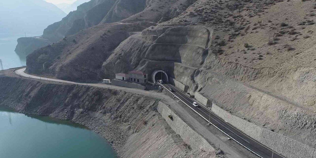 Doğu ve Güneydoğu Anadolu’yu Karadeniz’e bağlayan Pirinkayalar Tüneli açılıyor