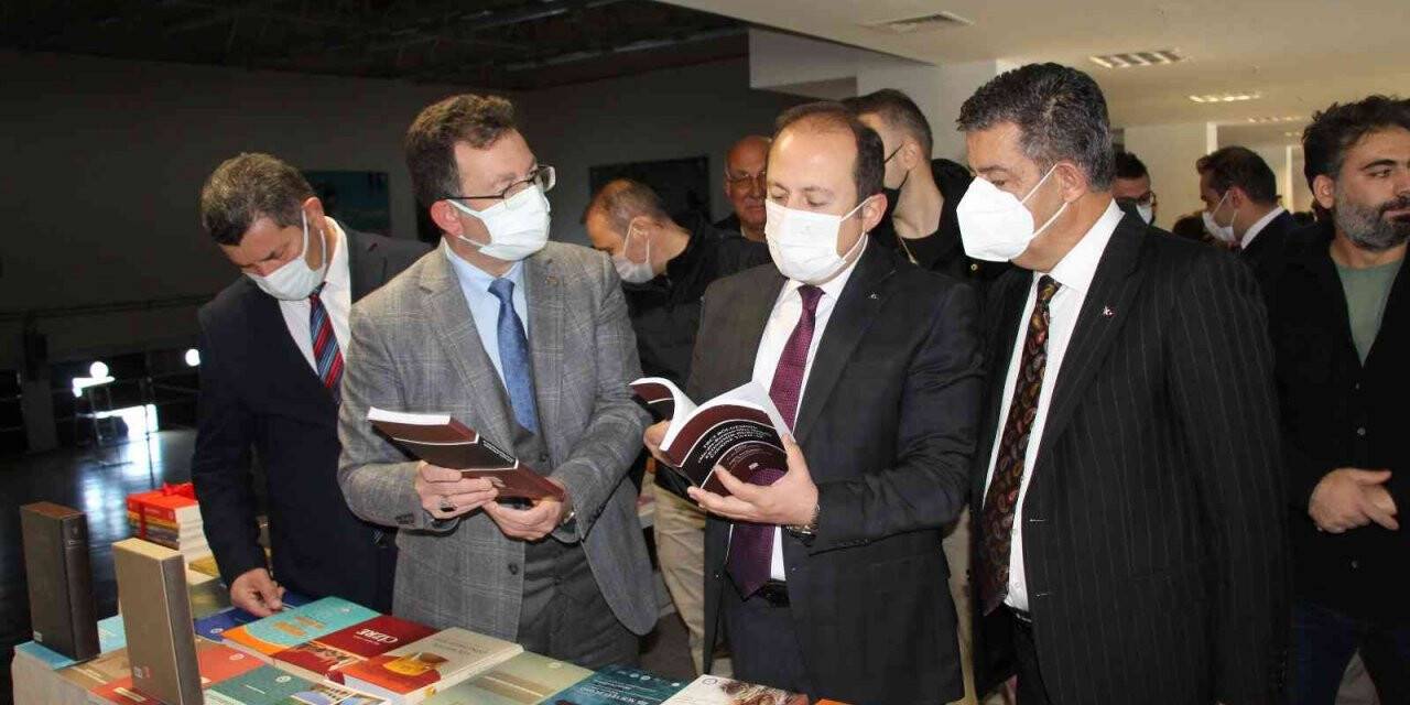 Şırnak’ta ilk kez kitap fuarı düzenlendi