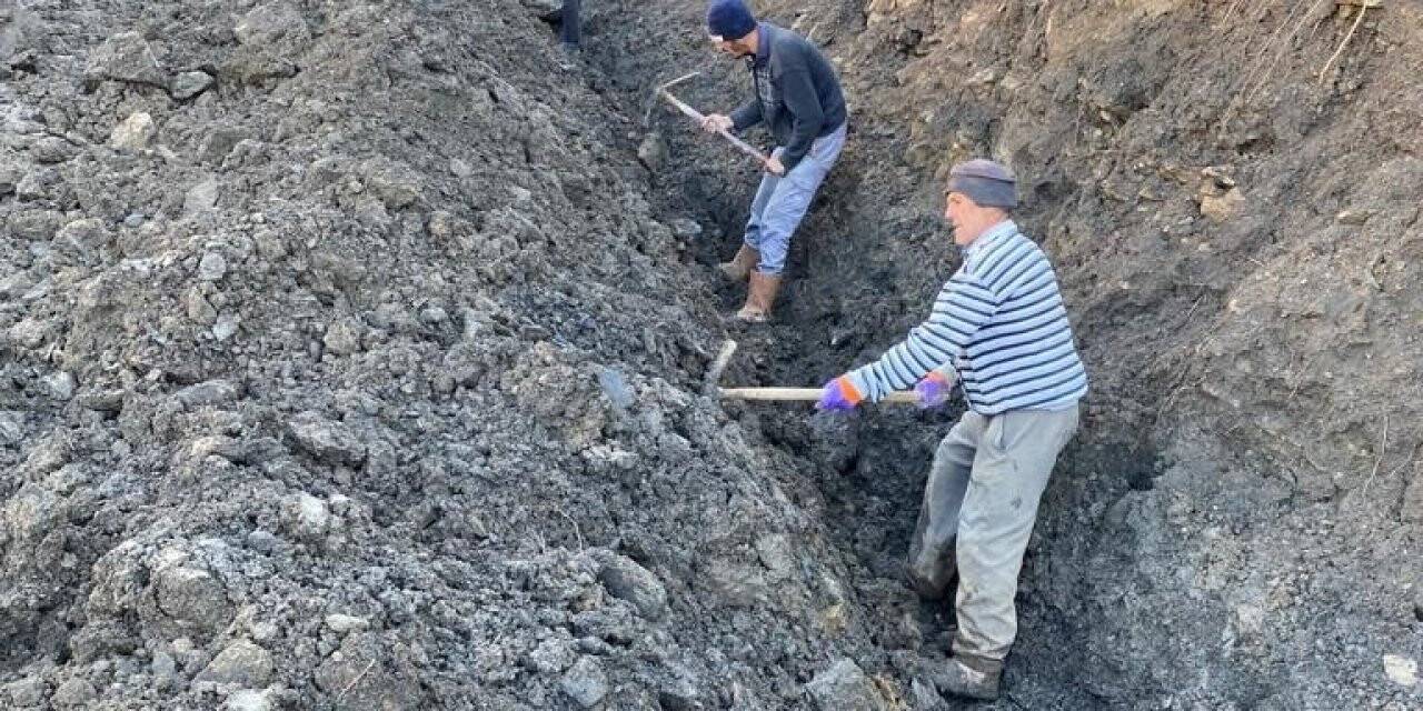 Gündoğmuşlu çiftçilere 4 bin 400 metre sulama borusu