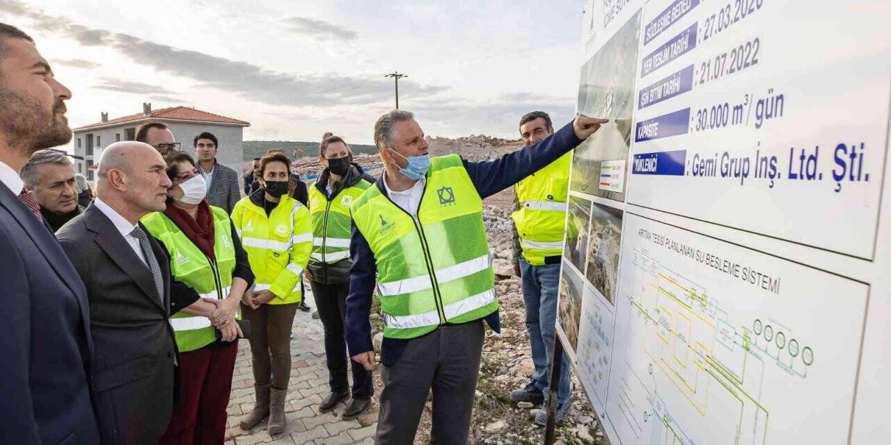Başkan Soyer, Foça’da yatırımları inceledi ve muhtarları dinledi