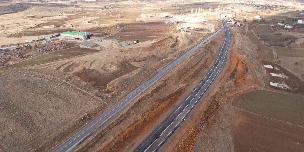 Talas’ta yollar bakımlı, güvenli ve konforlu