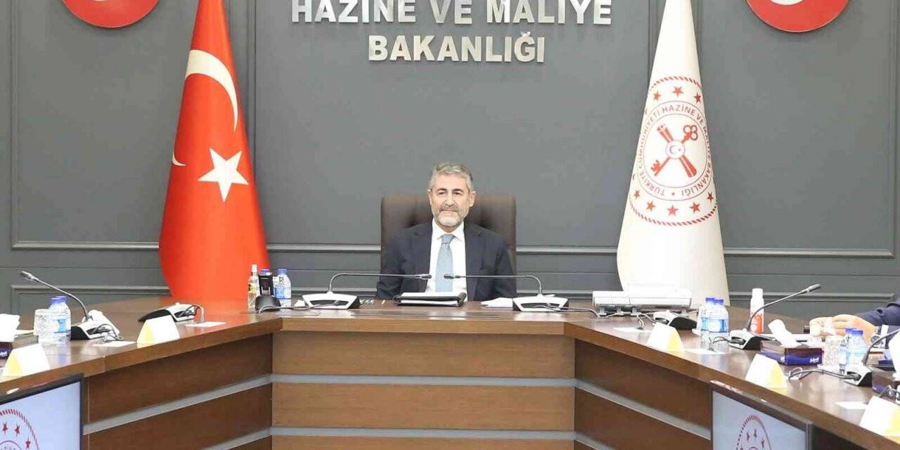 Hazine ve Maliye Bakanı Nureddin Nebati: "Fiyat İstikrarı Komitesi toplantımızın ilkini gerçekleştirdik. Enflasyon ile ilgili gelişmeleri ve bu konudaki risklere ilişkin atılacak adımları konuştuk."