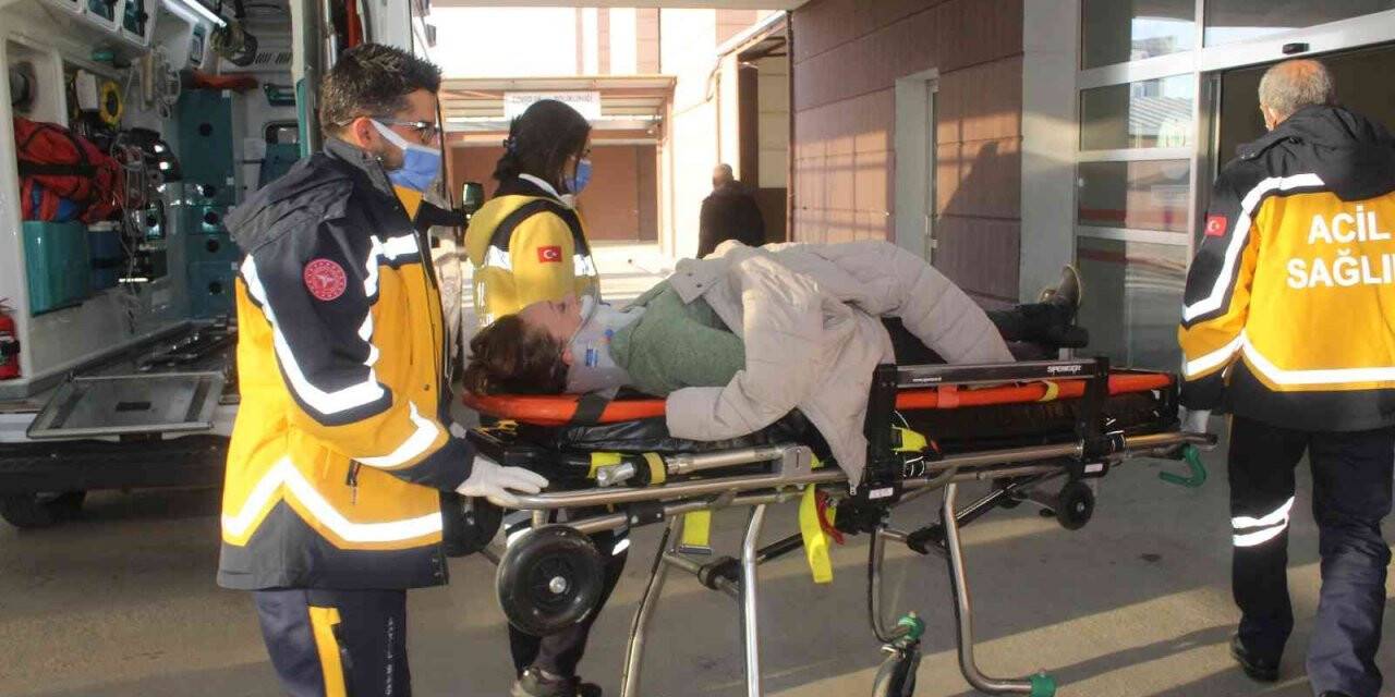 İki otomobil çarpıştı: 1 yaralı