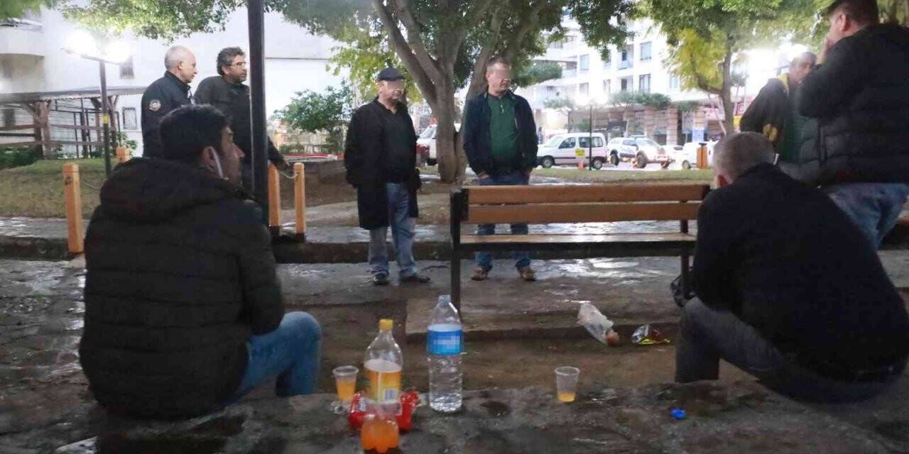 Parktaki çilingir sofrasında kan aktı, şüphelinin yanındaki adamın hareketleri ’pes’ dedirtti