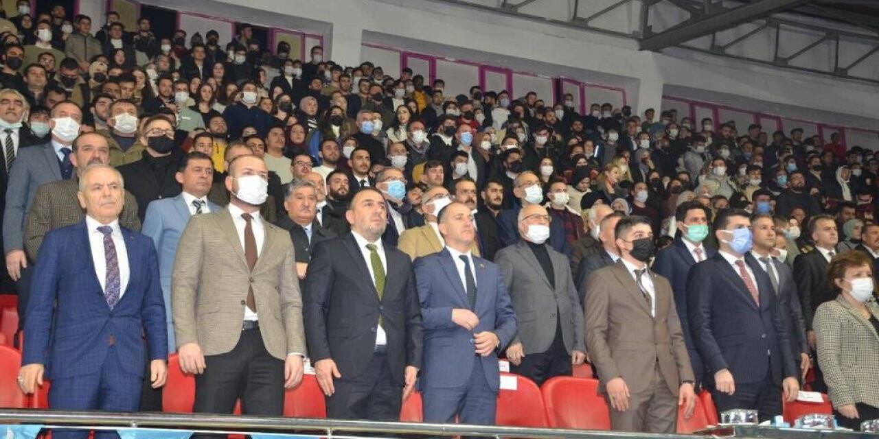 Özçelik İş Sendikası Genel Başkan Yardımcısı Akyel Türk Gençliği Şöleni’ne katıldı