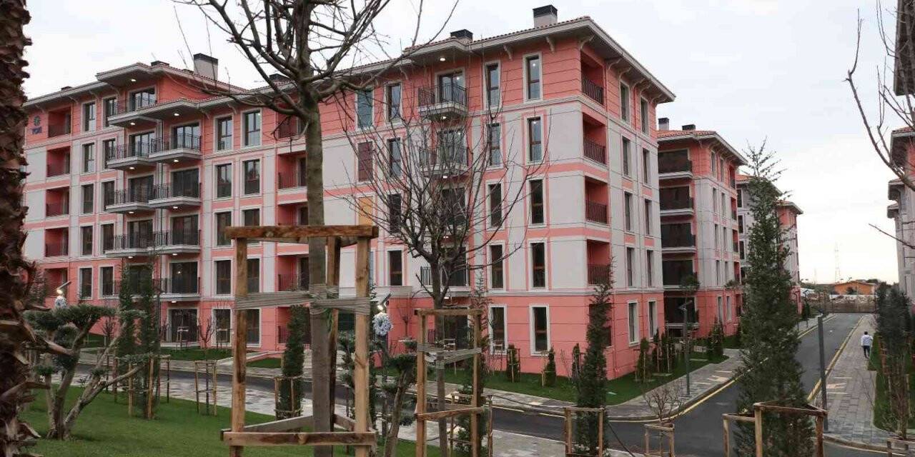 Türkiye’nin Arnavutluk’a söz verdiği 522 konut sahiplerine teslim edildi