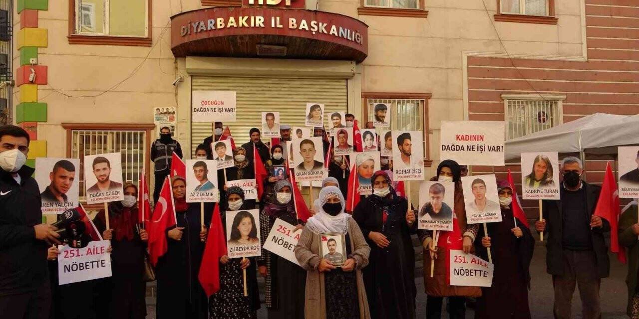 PKK ve HDP karşısında ailelerin direnişi 859’uncu günde, aile sayısı 251 oldu