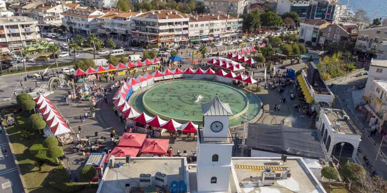 Marmaris’te yeni yıl kutlamaları devam ediyor