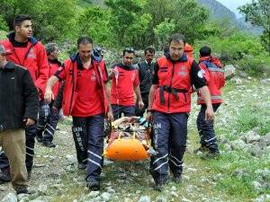 Yayla yolu aşılarak hamile kadın kurtarıldı