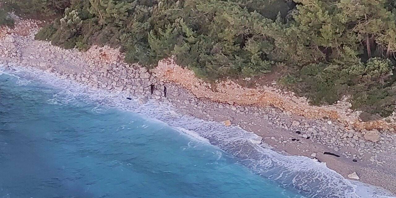 İzmir açıklarında düzensiz göçmenleri taşıyan tekne battı: 2 kişi öldü, 24 kişi kurtarıldı