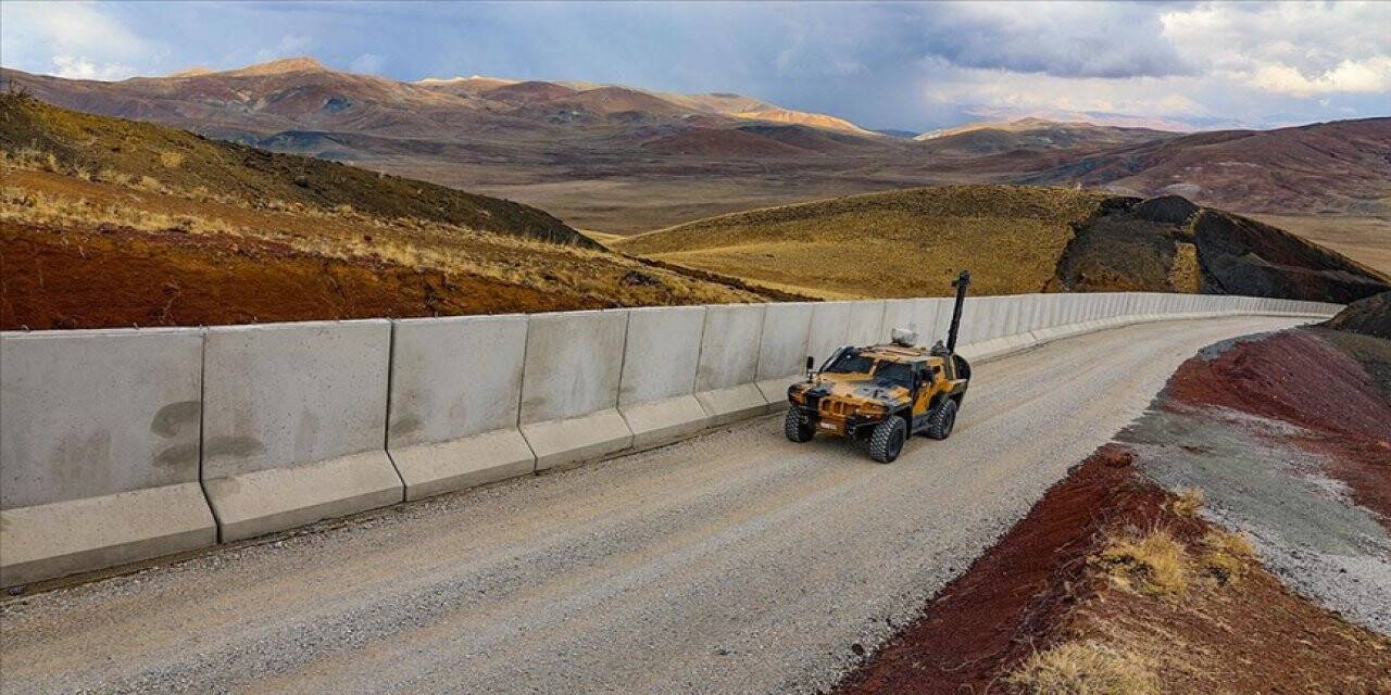 Van-İran sınırında bir yılda 120 bini aşkın düzensiz göçmenin ülkeye girişi engellendi