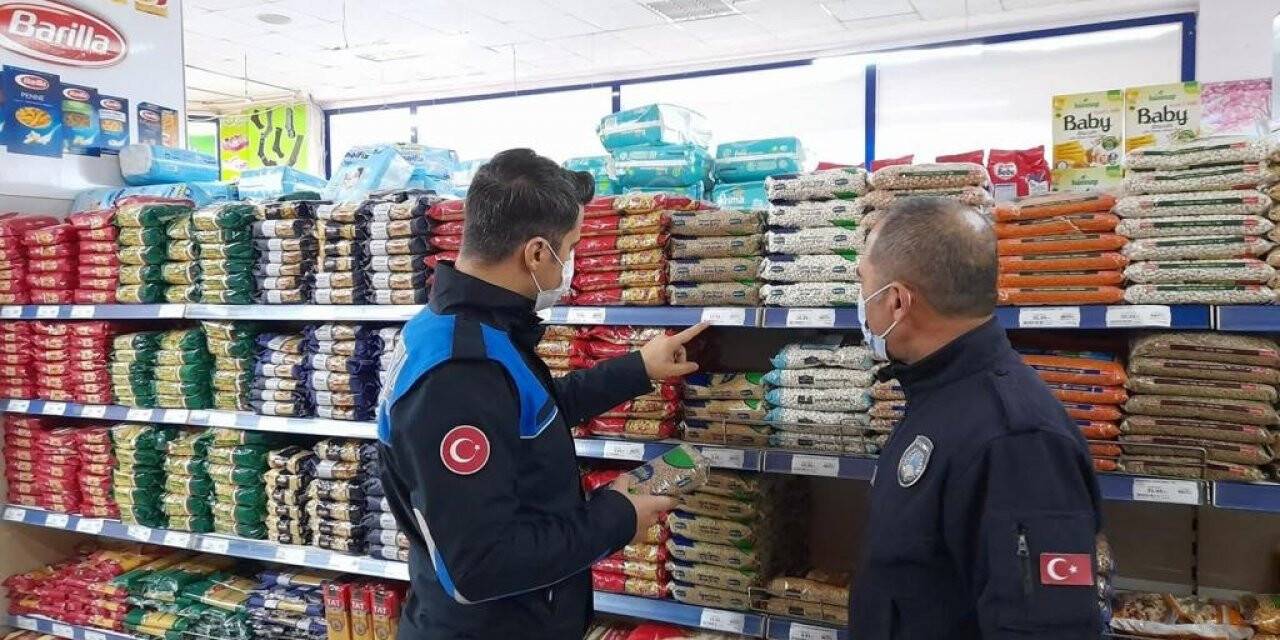 Zabıta zincir marketleri denetledi