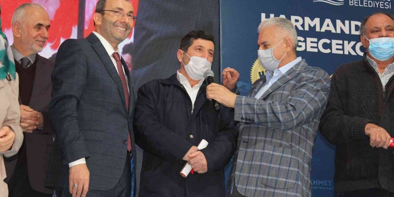 Pendik’te gecekondu dönüşümünde hak sahiplerine anahtarları teslim edildi