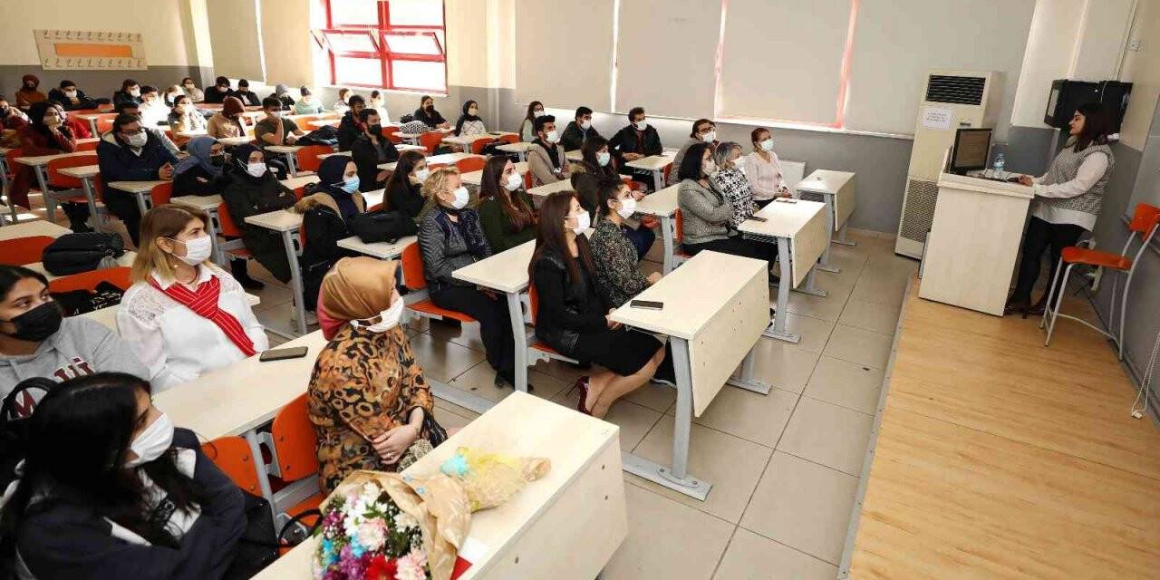 GAÜN’de alkol ve uyuşturucunun zararları anlatıldı