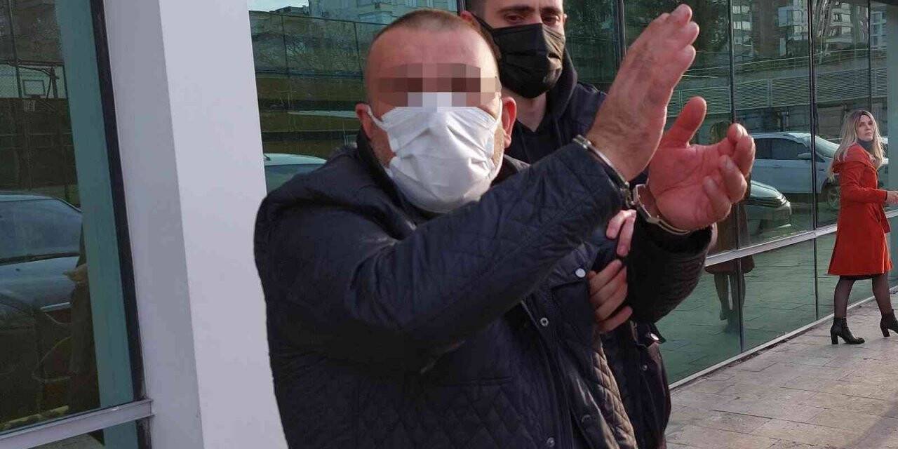 Park halindeki araçtan hırsızlık şüphelisi tutuklandı